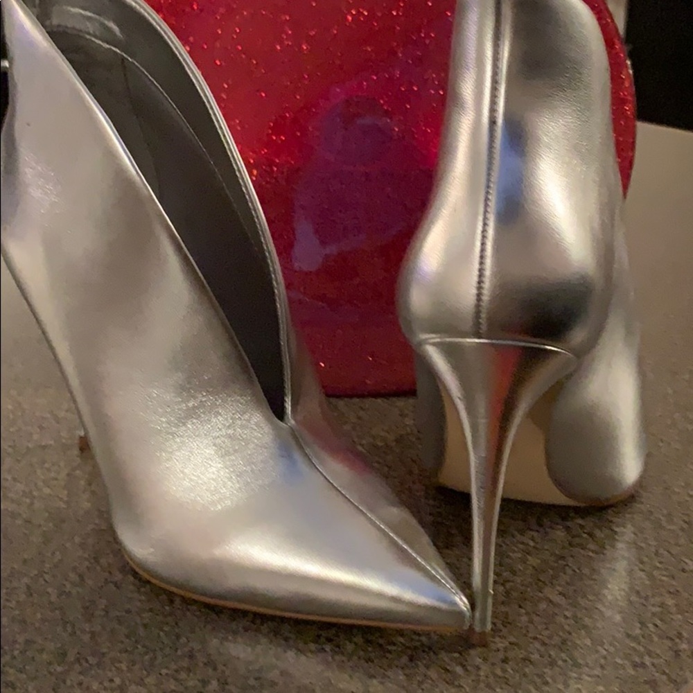 Boots - Picture 4 of 4